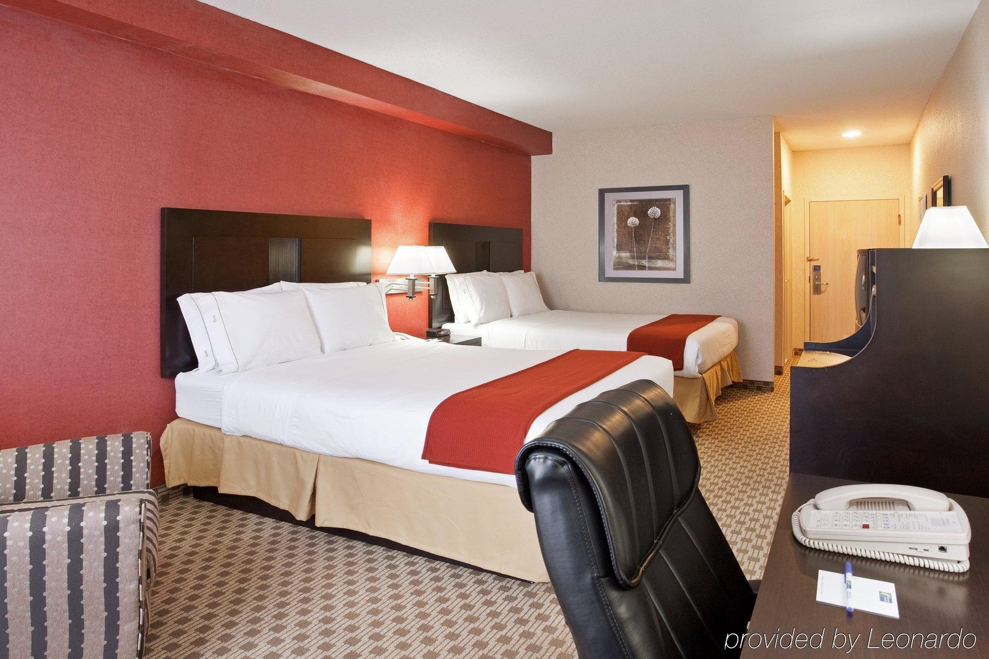 Quality Inn & Suites Oakwood Village - Cleveland South Quarto foto