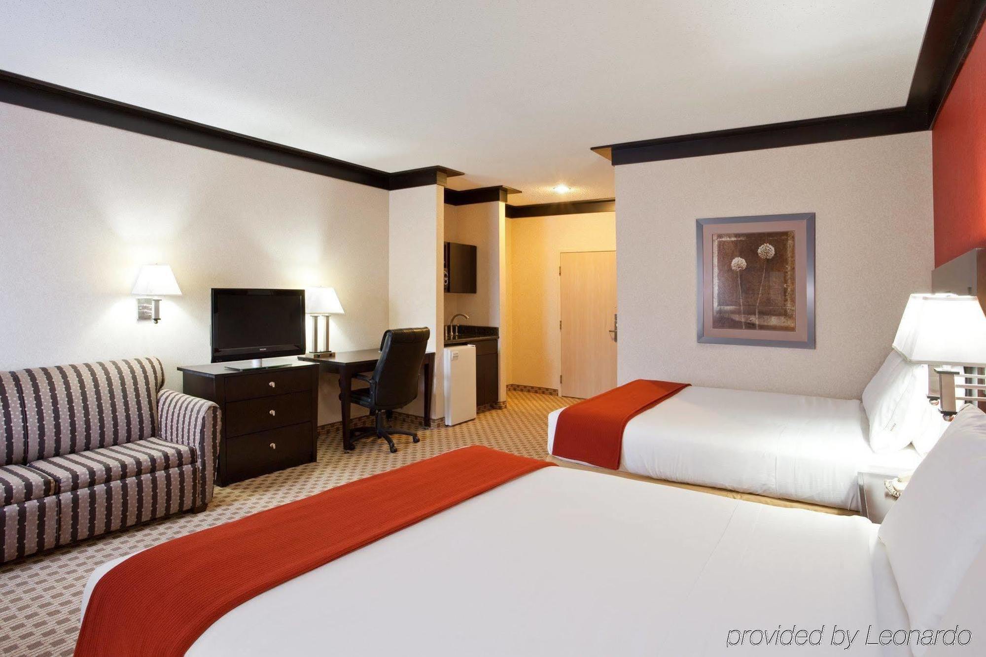 Quality Inn & Suites Oakwood Village - Cleveland South Quarto foto